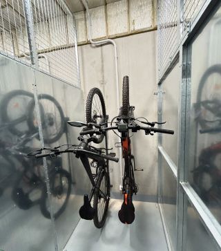 Poradíme si s jakoukoliv překážkou, nerovností a velikostí kolárny. Všechny stojany vyrábíme na přání zákazníka. Napište...