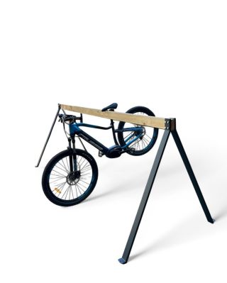 Znáte náš stojan KS-930 na kolo za sedlo? je to masivní kovový stojan na kola, který umožňuje zavěšení jízdního kola za...